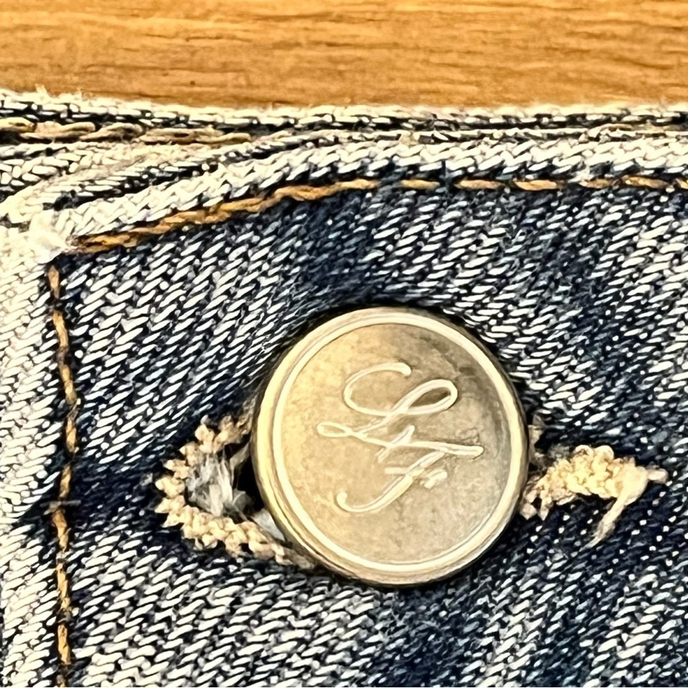 Lovers + Friends | Luca Boyfriend distressed denim Jean shorts Women’s size 26 - Picture 5 of 12